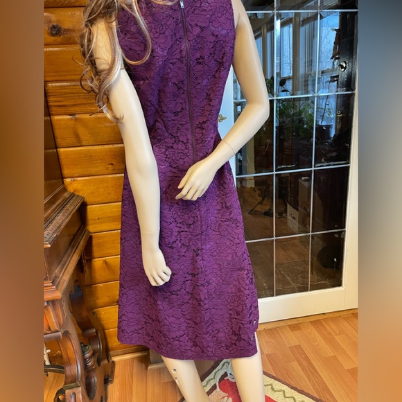Gabby Skye Lace Dress - Picture 5 of 16
